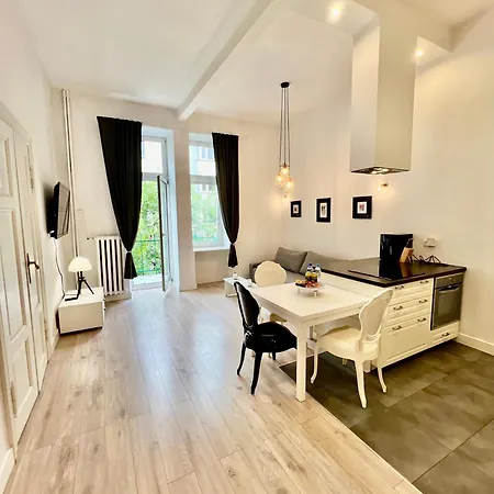 Hoza Apartment Warsaw