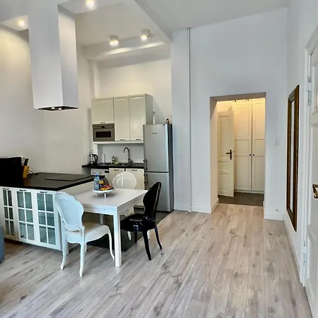Hoza Apartment Warsaw